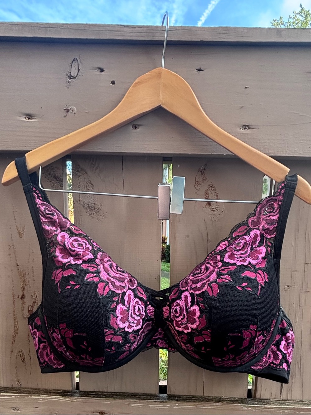 Everyday Underwire Lace Bra in Pink and Black